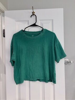 Aerie Just Chill Cropped Green Graphic Tee Medium